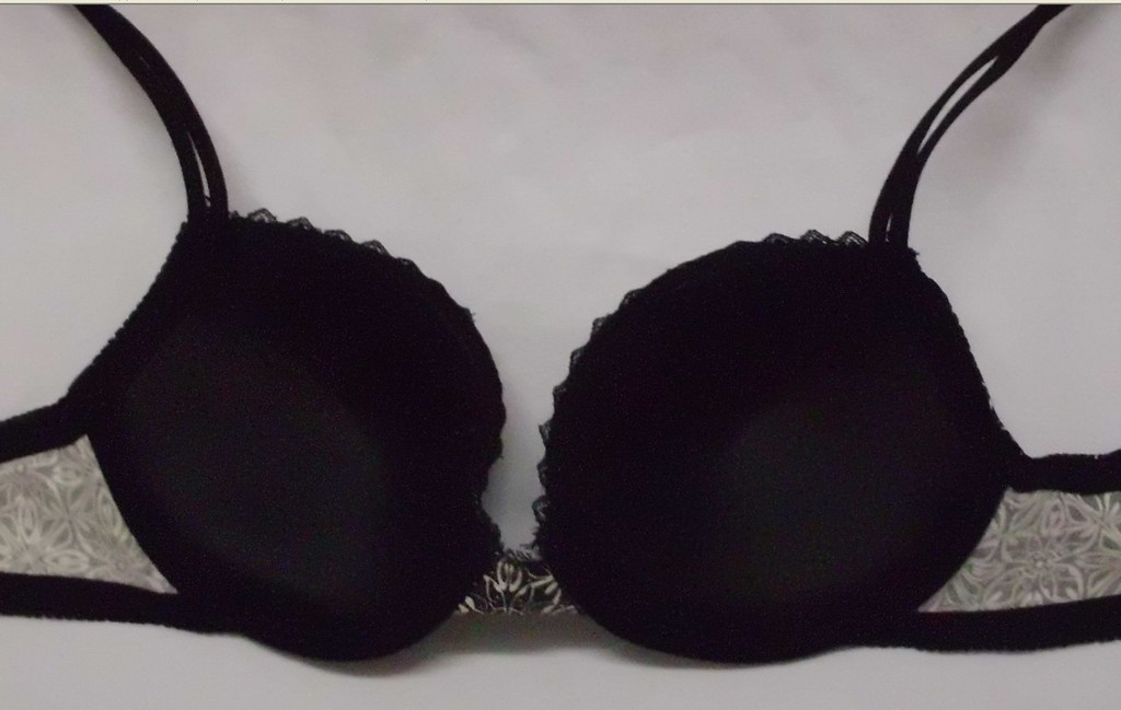 <em>欧洲</em>单<em>外贸文胸</em>义乌工厂直销:蕾丝花边印花新