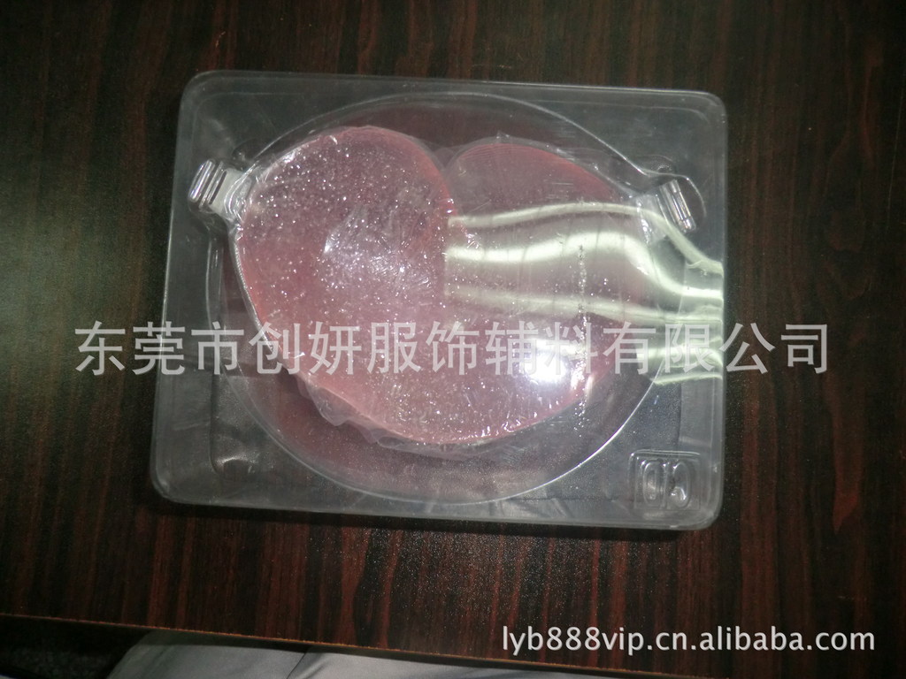 【风靡<em>台湾</em>的2012款U型纯硅胶<em>隐形</em>胸贴/<em>胸罩</em>