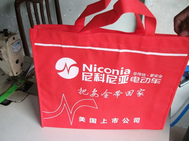 厂家长期供应环保袋,无纺布袋,无纺布拉链袋,无纺布礼品,袋