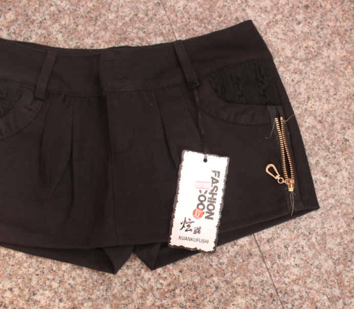 季候风 秋装时尚百搭收腰修身<em>女士短裤</em> 吊牌价