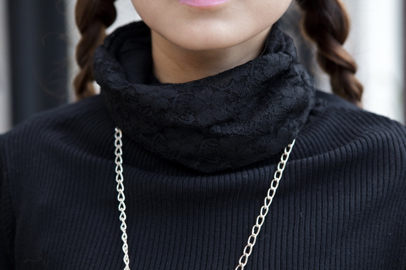 2012新女韩版秋装蕾丝领黑色中长款长袖毛衣