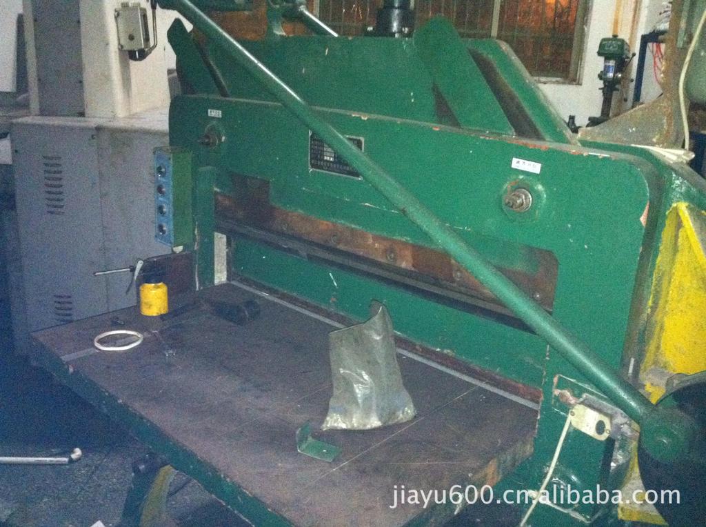 转让201对开简易型二手切纸机 图片