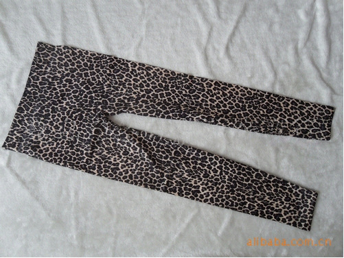 9032 春秋潮搭必备单品豹纹无缝弹力九分打底