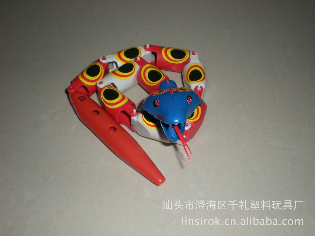 8节可以扭曲活动闪光蛇 玩具蛇 塑料蛇 模型蛇 带口哨