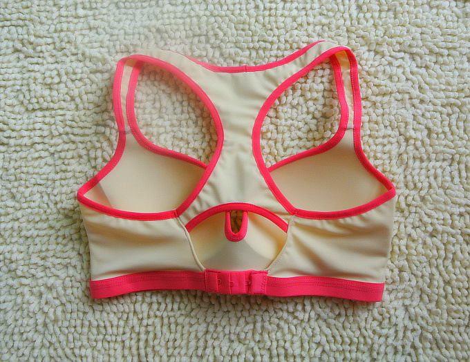 新款一片式<em>无痕</em>运动<em>无钢圈文胸</em>调整型文胸背背