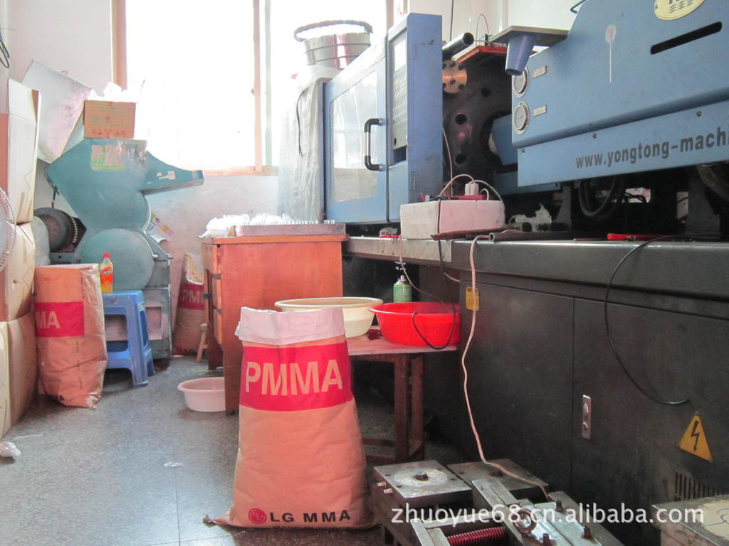 义乌200克注塑机加工,专业高精度亚克力产品加