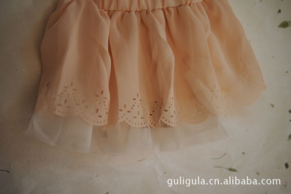 【[厂家直销]2012夏款儿童激光割花雪纺短裙】