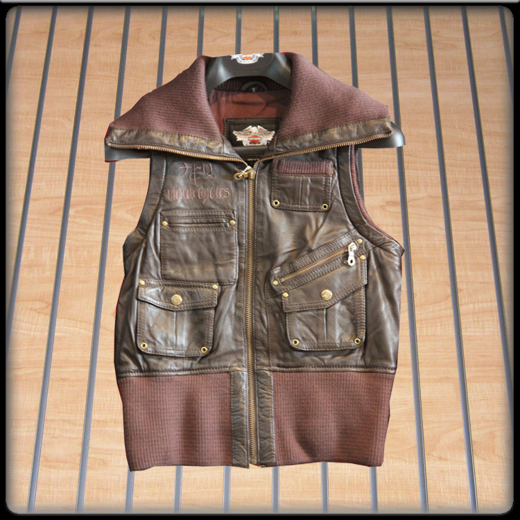 批发采购<em>男式马甲</em>-<em>厂家</em>低价供应修身哈雷<em>皮马</em>