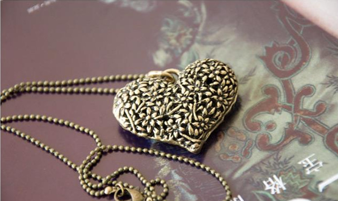 韩国饰品 复古项链 雕花<em>镂空心形</em>项链 百搭长款