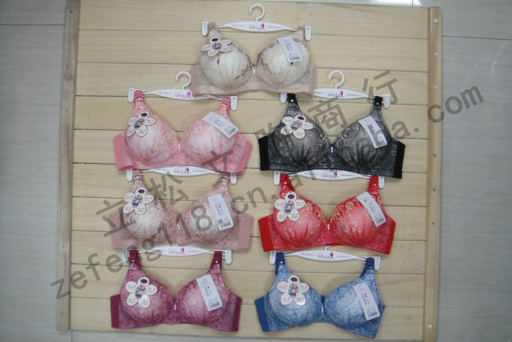 批发水芙莲新款内衣珍珠按摩<em>油袋</em>杯刺绣印花3