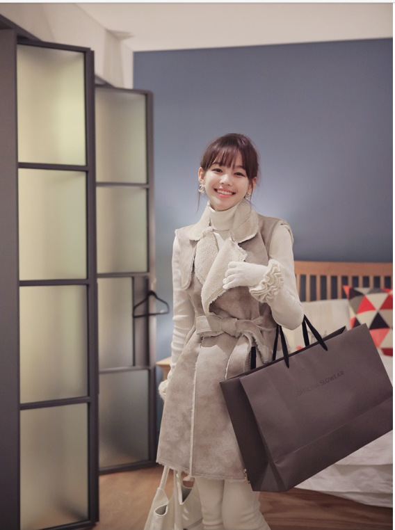 批发采购连衣裙-广州御龙服装批发市场货源 韩