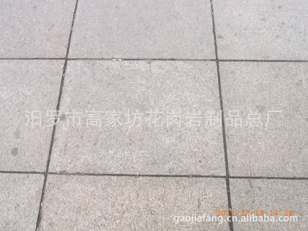 本产品为麻石火烧板,广发应用于大规模的广场铺砖,人