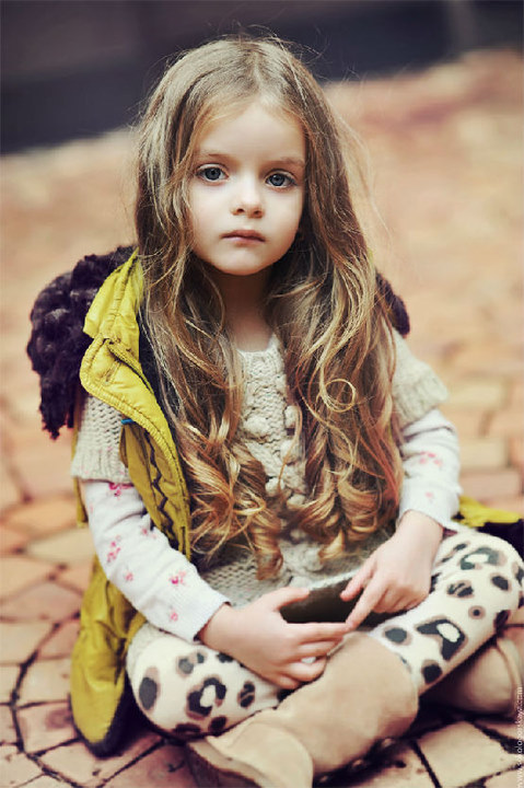 <em>俄罗斯</em>4岁超萌小<em>模特</em>,听说多看两眼能生出这样