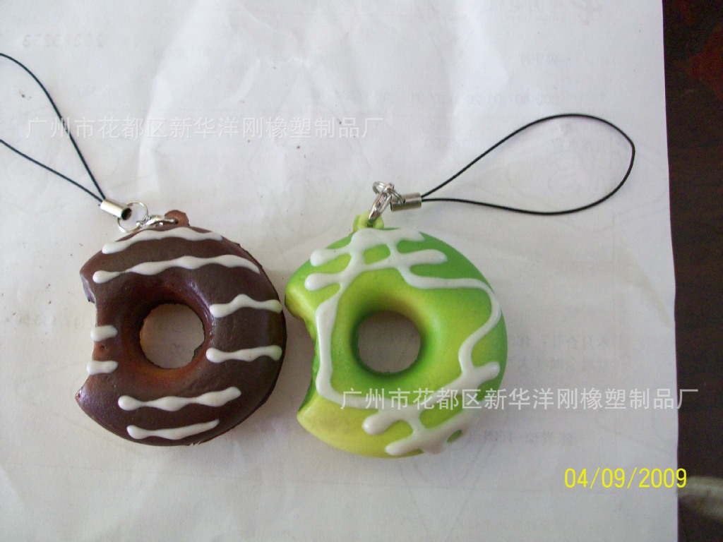 【PU发泡表情黑色巧克力仿真甜甜圈手机背包