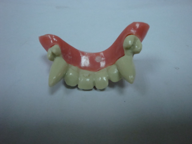 【厂家大量销售万圣节 鬼牙 仿真陶瓷假牙】价