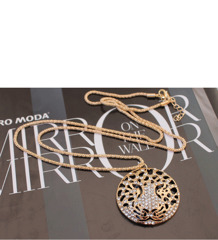 高档饰品货源<em>加工厂家</em>霸气圆形豹子头<em>毛衣</em>链2