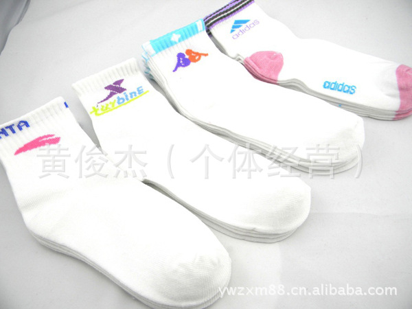 厂家批发<em>运动袜</em> 冬季品牌地摊保暖<em>女生</em>日单卡