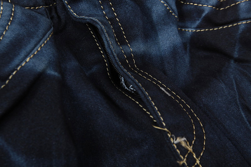 深色20 -26长裤牛仔 ,英文图案 欢迎抢购