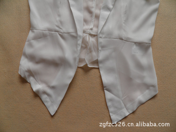 2012夏装<em>那是美女装</em>韩版雪纺小披肩百搭开衫