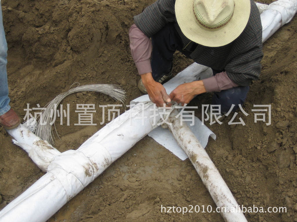 塑料建材-塑料渗排水盲管--水分收集和导流排出