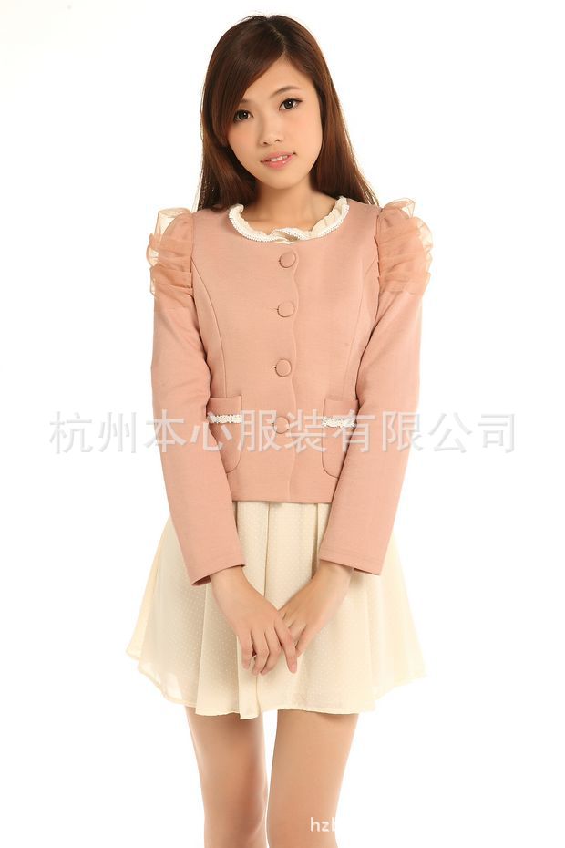 <em>杭派</em>精品<em>女装</em>靓珂针织流行<em>时尚</em>棉泡泡袖短外套