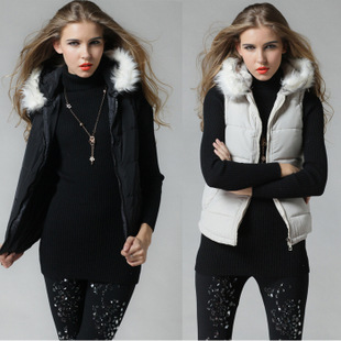 秋冬新款 <em>米色</em>皮草背心 皮草<em>马甲</em> 有钩扣和缎质