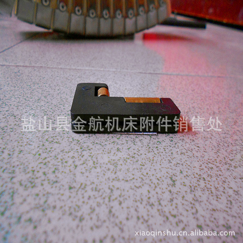 轨道滑动轮 尼龙滑轮轴承 钣金罩导向轮 机床防护罩铜轮 机床附件