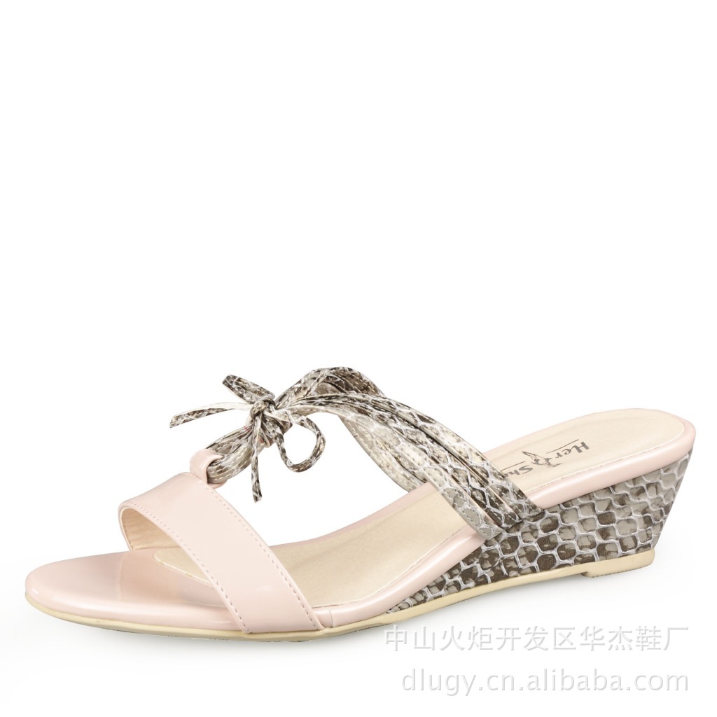 韩国进口品牌<em>Ggg</em> 真皮凉鞋纯色<em>女鞋</em>粗跟水台