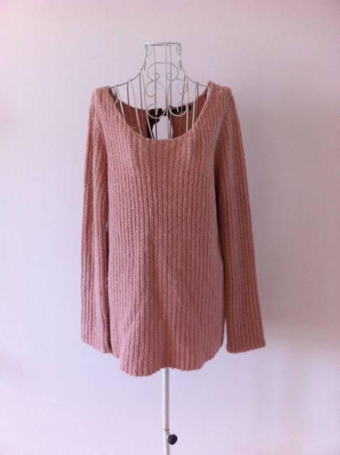 2012秋冬新款<em>女士毛衣</em> 时尚<em>日本</em>原单两色简洁