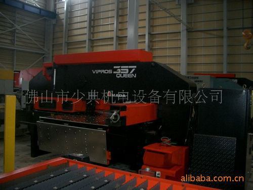 专业供应钣金加工数控冲床（图）