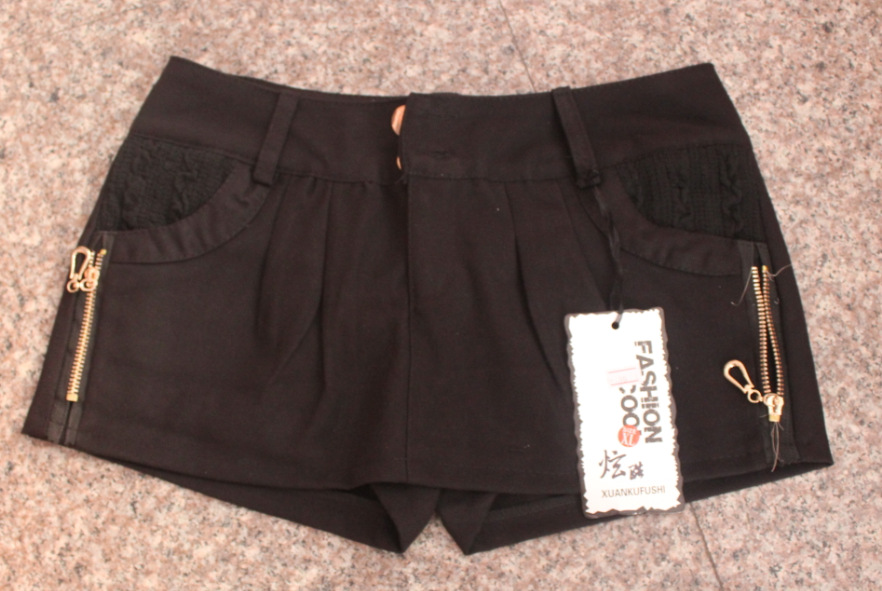 季候风 秋装时尚百搭收腰修身<em>女士短裤</em> 吊牌价