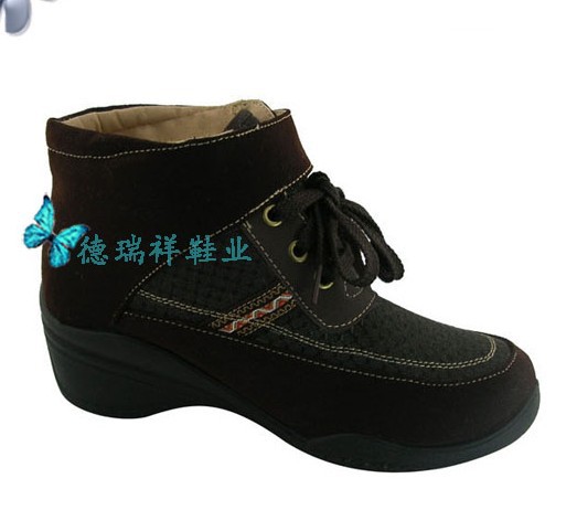 【批发供应 高档老北京布鞋 秋冬棉鞋 女士棉靴