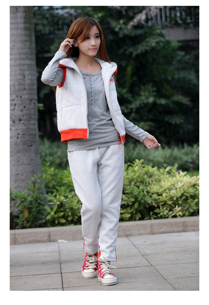 2012冬新款 长袖字母<em>卫衣</em>休闲长裤配加厚<em>马甲</em>