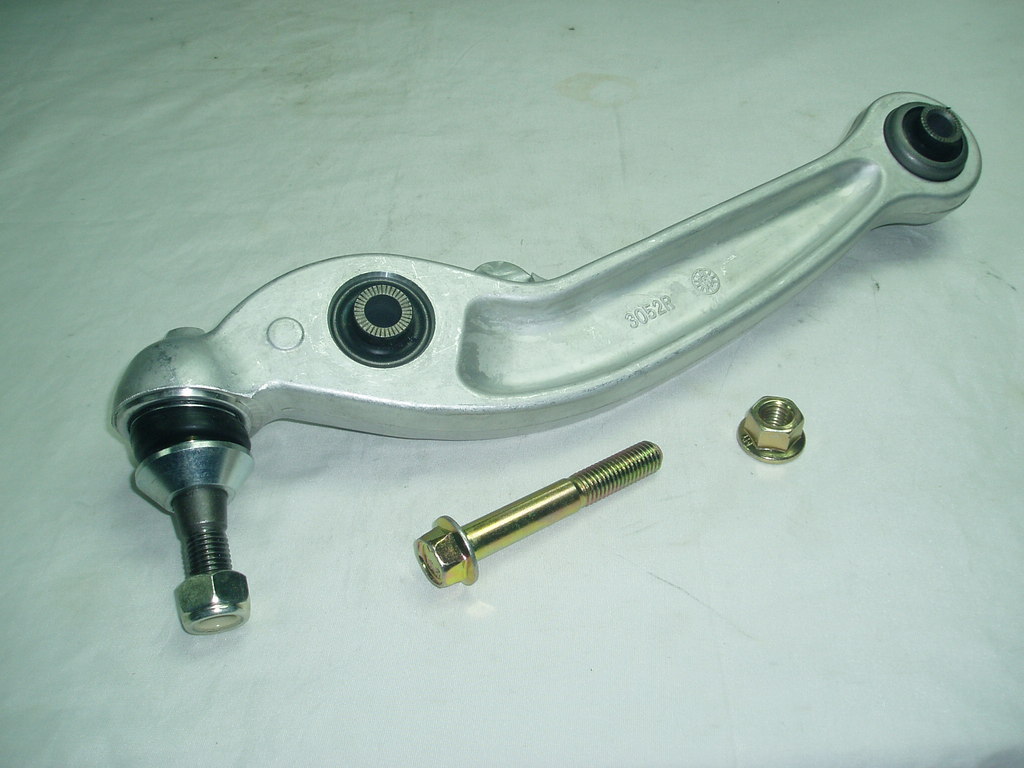 【专业生产各种奔驰宝马控制臂OEM号31126