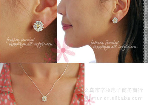 小菊花<em>项链</em> 清新自然风 简单<em>淑女项链</em> 夏天必备