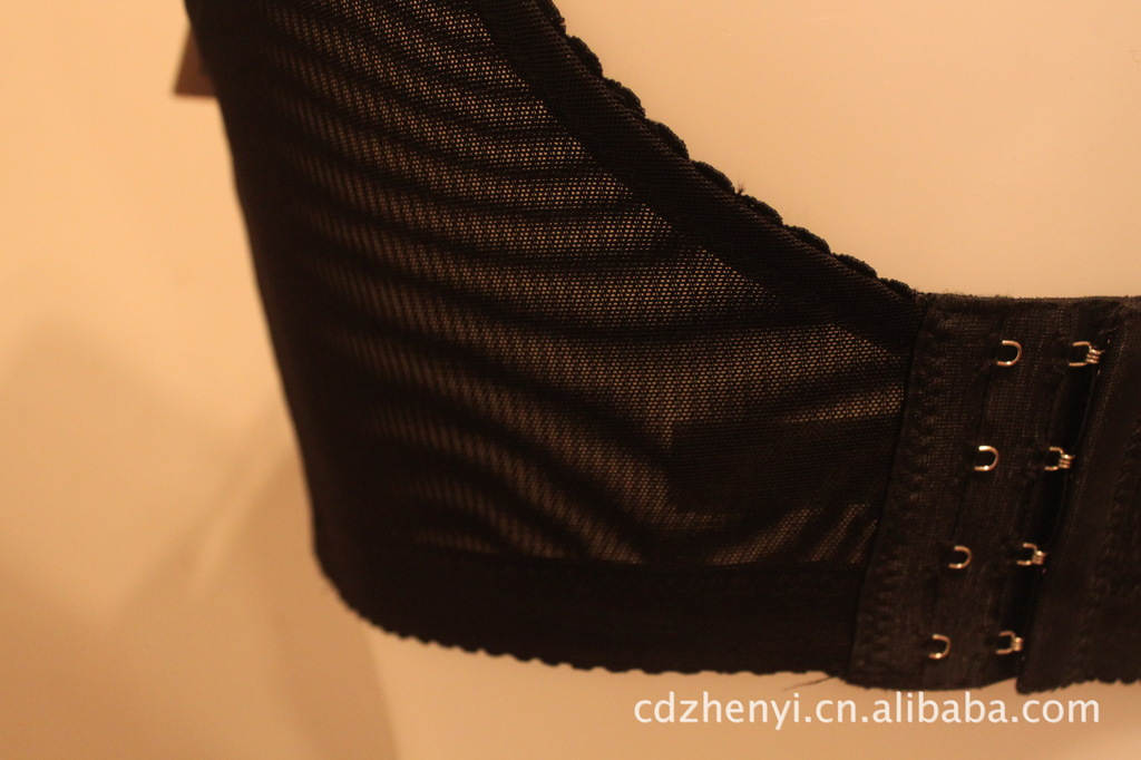 【热销正品<em>慕莎</em>纯专业调整型<em>内衣</em>黑色玫瑰<em>精油</em>