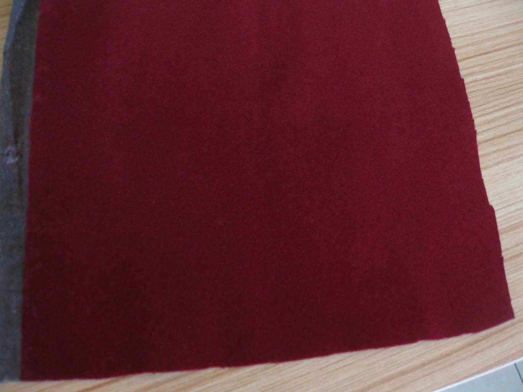 厂家直销现货植绒布-水刺底枣红平绒 图片
