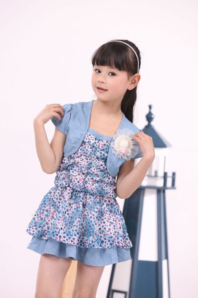 2012<em>女童装夏款</em>牛仔大花朵小马甲吊带短裙连