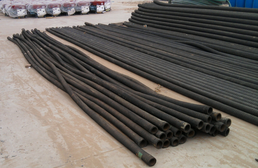 879451138_1345608833