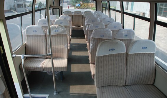 江淮7米24座中型客车中巴星巴HK6738K 3