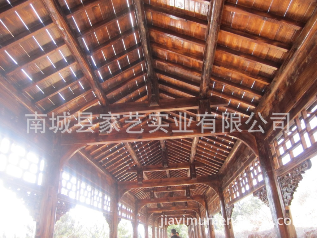 40米长廊和2个古建亭安装实拍照