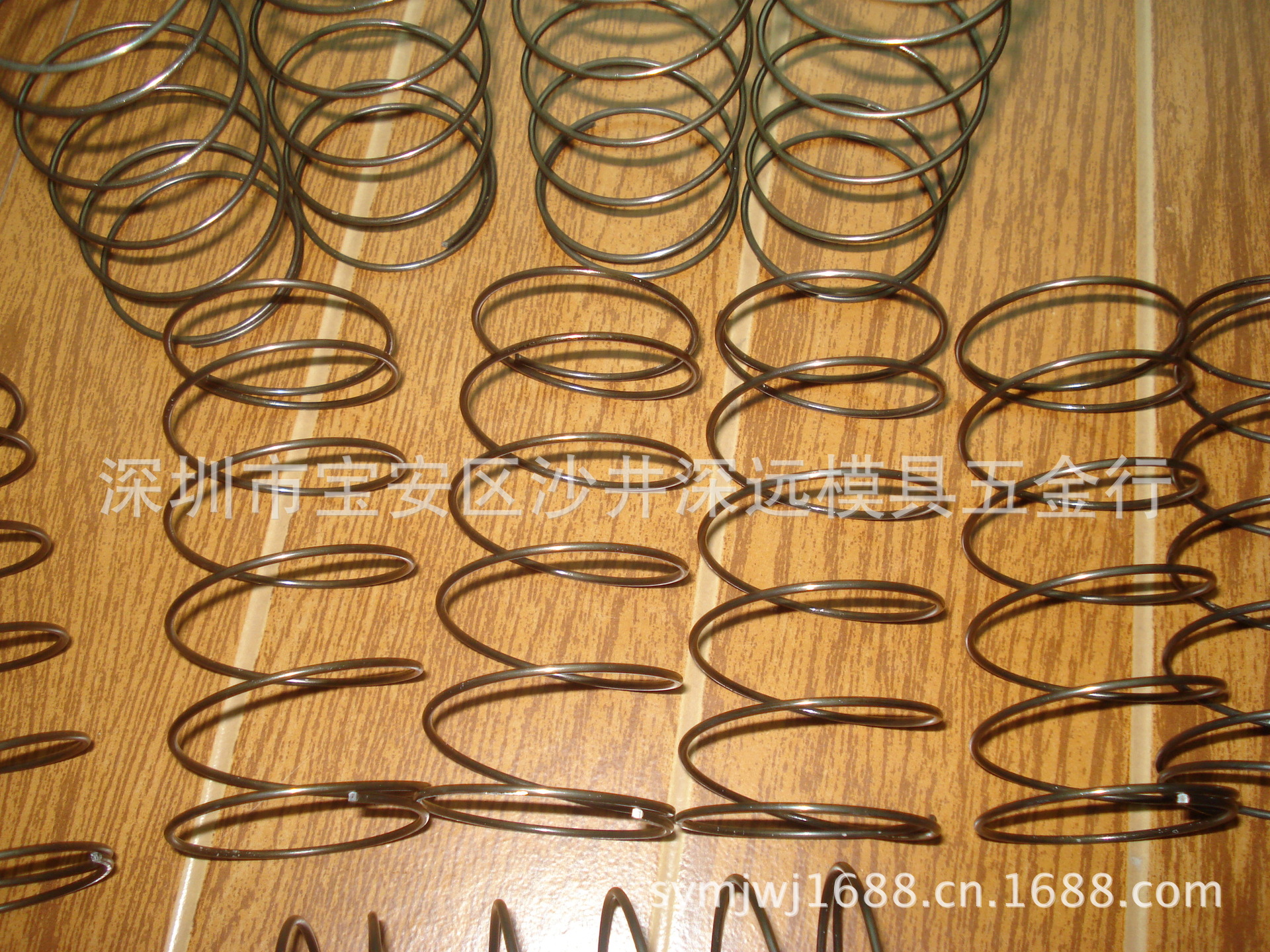 供应:黑色线型弹簧