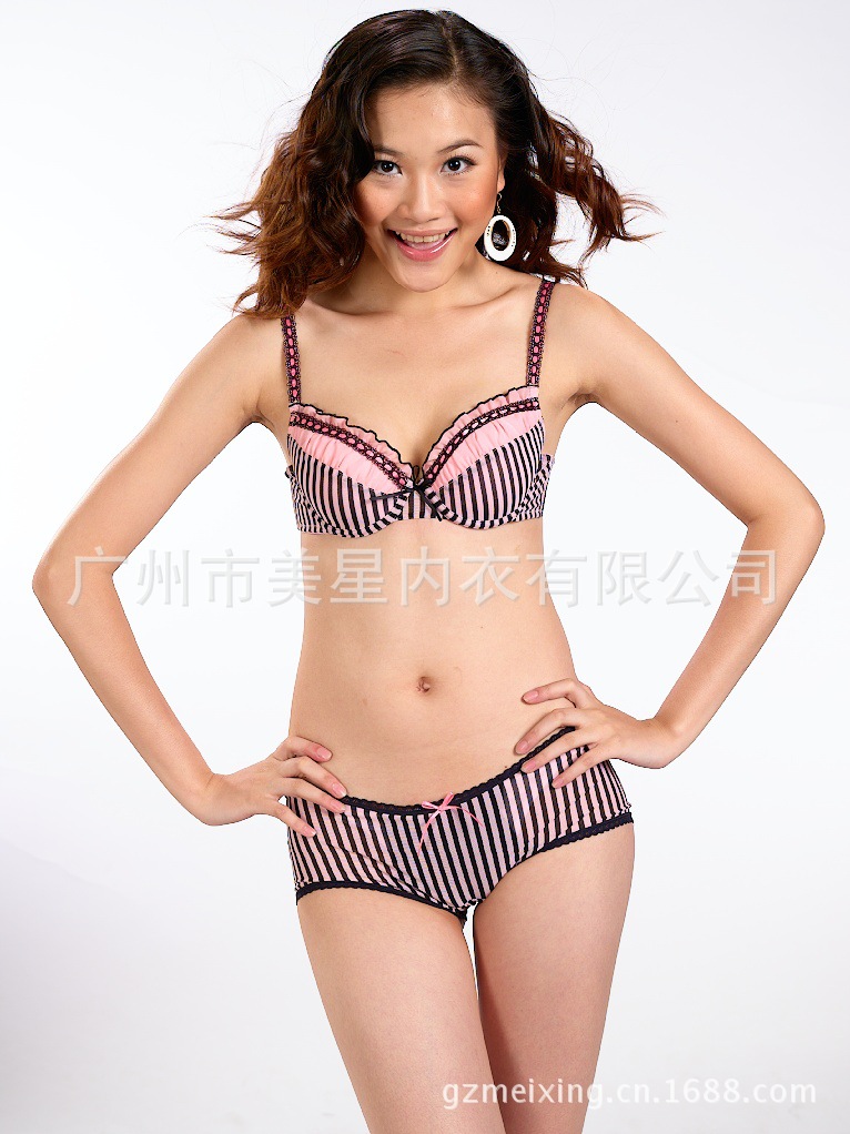 2013夏季创新设计<em>文胸</em>套装 蕾丝花边<em>文胸 工厂</em>