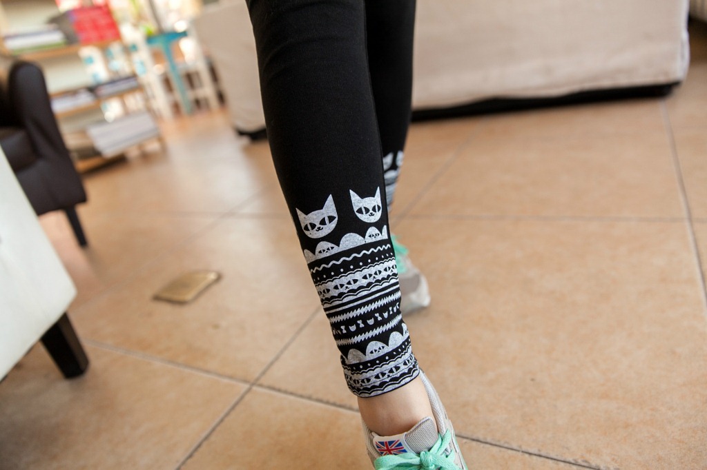 Q802 脚口小猫印花打底裤 (8)