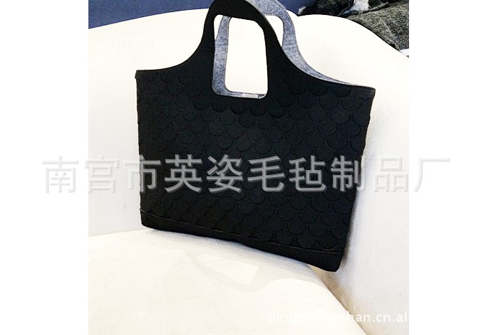 專業生產定制 創意時尚女式手提包 毛氈臂包 毛氈魚鱗單肩包