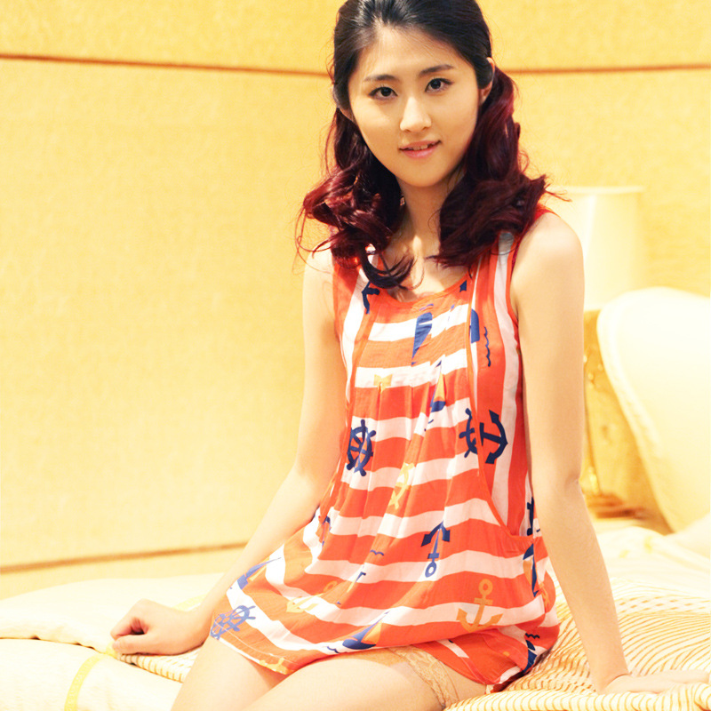 <em>杭州</em>丝绸<em>睡衣批发</em>新款女士仿真丝睡裙超大宽松