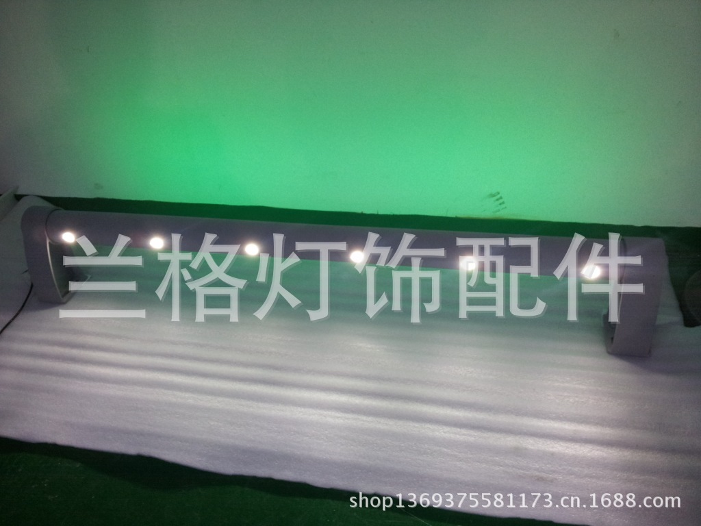 LED桥梁护栏管效果图