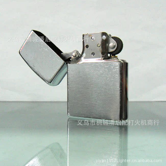 打火机 拼角烟灰缸系列 烟具用品 供应水晶烟具 【厂家直销 特价 包邮