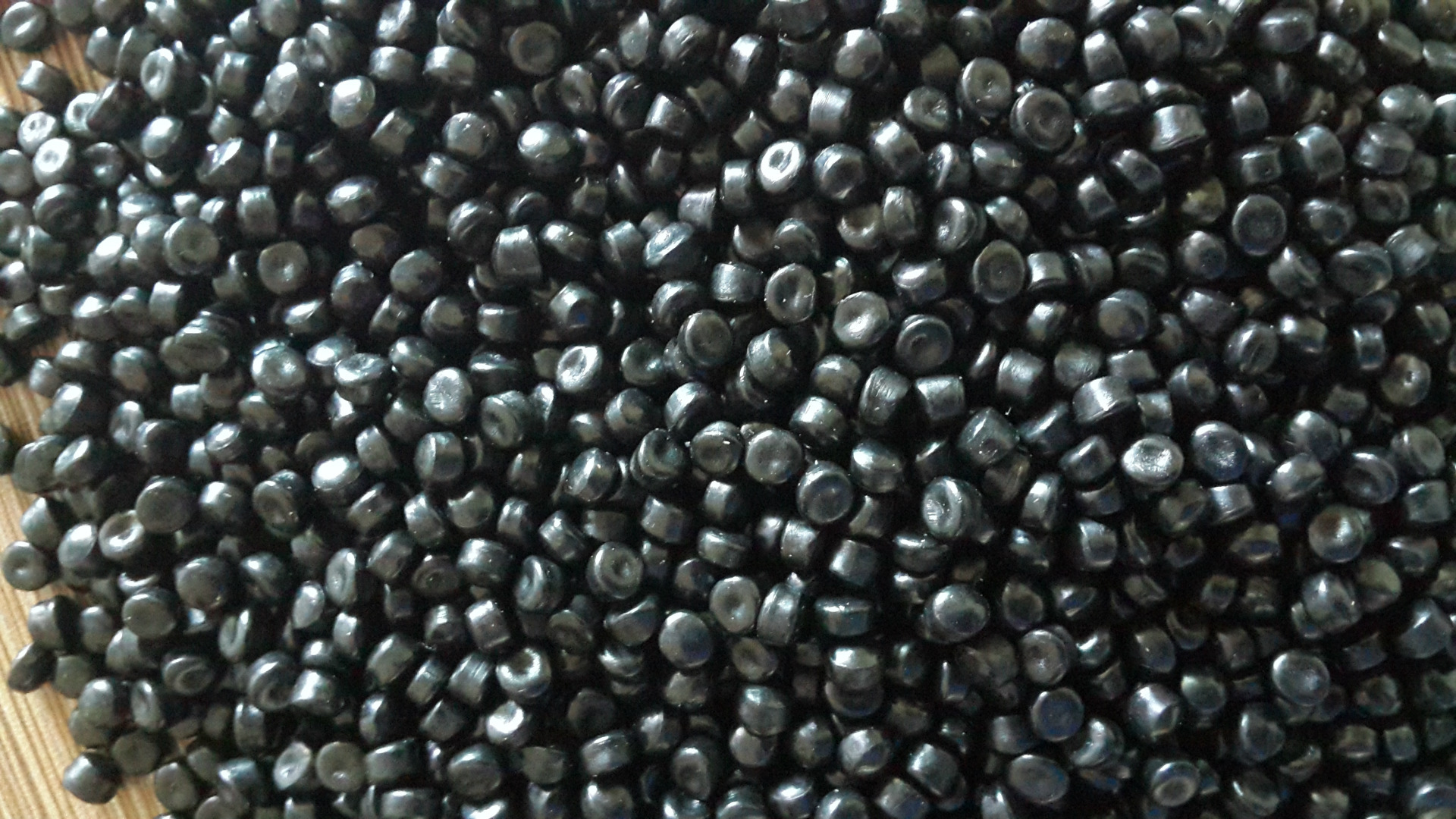 黑色管材料hdpe沙特pe100black管材级