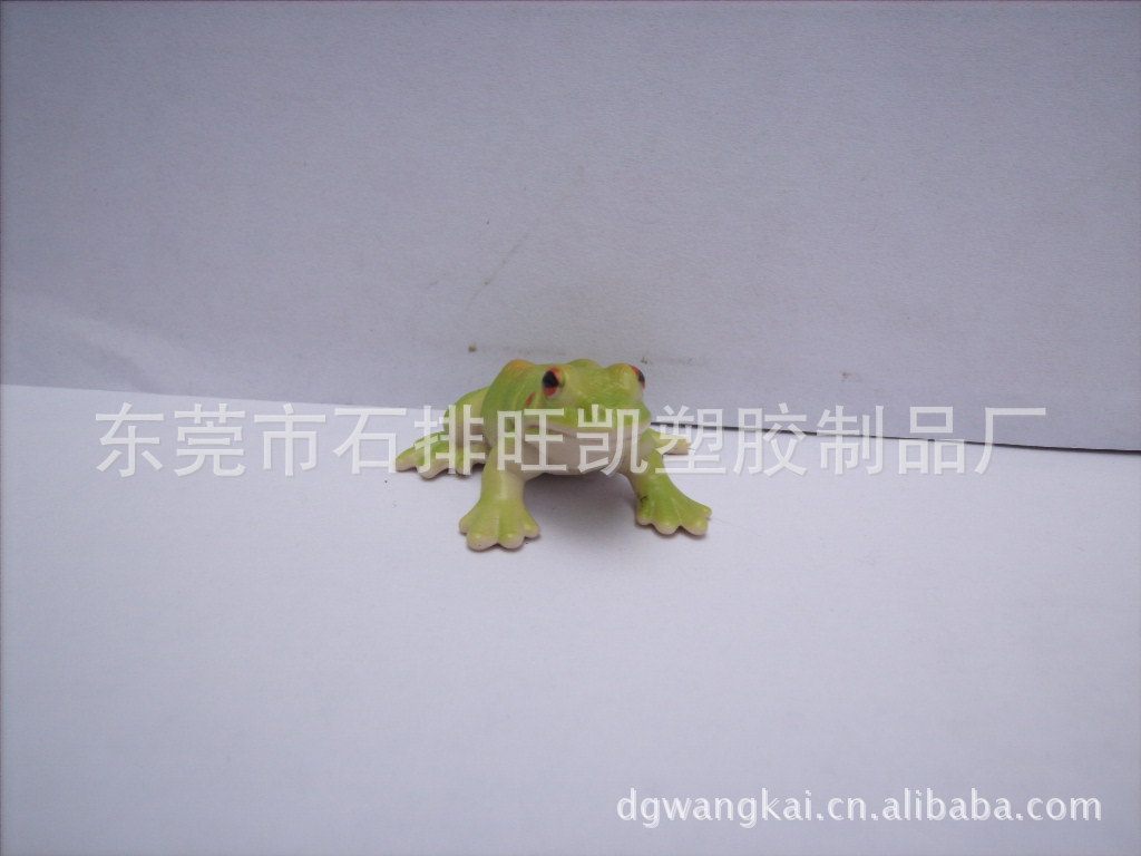 塑胶动物公仔